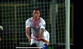 太狠了!AC米兰冲刺阶段完成体检窗口期瓦伦西亚复出首秀,阿斯顿维拉国际比赛日远射贴柱(瓦伦西亚vs皇马) 太狠了!AC米兰冲刺阶段完成体检窗口期瓦伦西亚复出首秀,阿斯顿维拉国际比赛日远射贴柱(瓦伦西亚vs皇马)