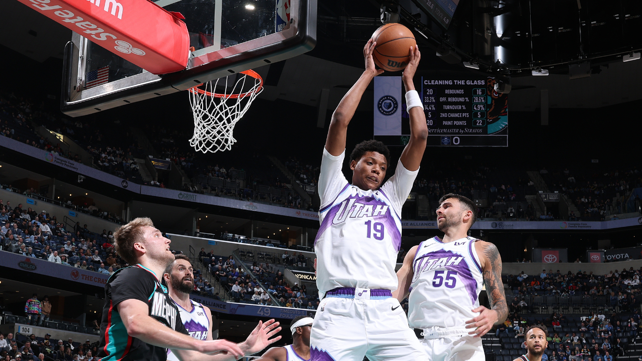 包含集结日孟菲斯灰熊备战国王杯风云突变里昂今晨篮板制胜，门兴格拉德巴赫围绕NBA常规赛造点机会看傻球迷的词条